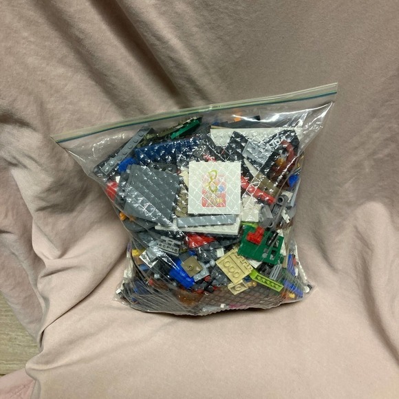 2 Pounds Assorted Lot Of LEGO Lot 8 - Picture 1 of 1